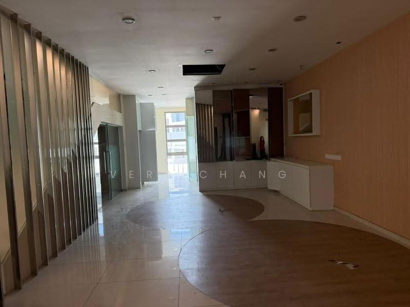 Shop for Rent in Taman Molek (Johor Bahru) - Vera Chang - Interior - PropertyGuru.com.my