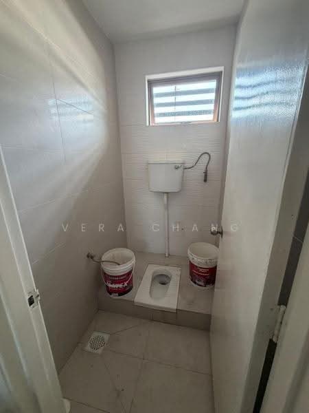 Shop for Rent in Taman Molek (Johor Bahru) - Vera Chang - Bathroom - PropertyGuru.com.my