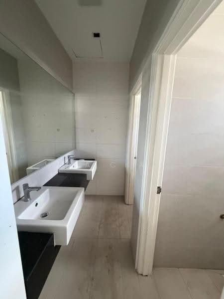 Shop for Rent in Taman Molek (Johor Bahru) - Vera Chang - Bathroom - PropertyGuru.com.my