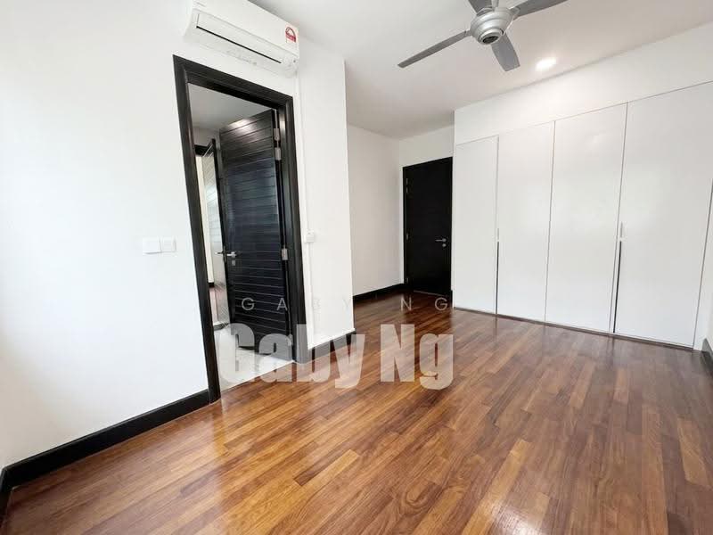 3-storey Terraced House for Sale in Duta Tropika (Batu) - Gaby Ng - Bedroom - PropertyGuru.com.my