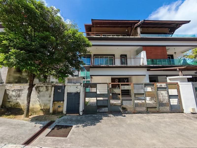 Rumah Berkembar untuk Dijual di Ampang (Selangor) - Shaziery Iskandar - Exterior - PropertyGuru.com.my