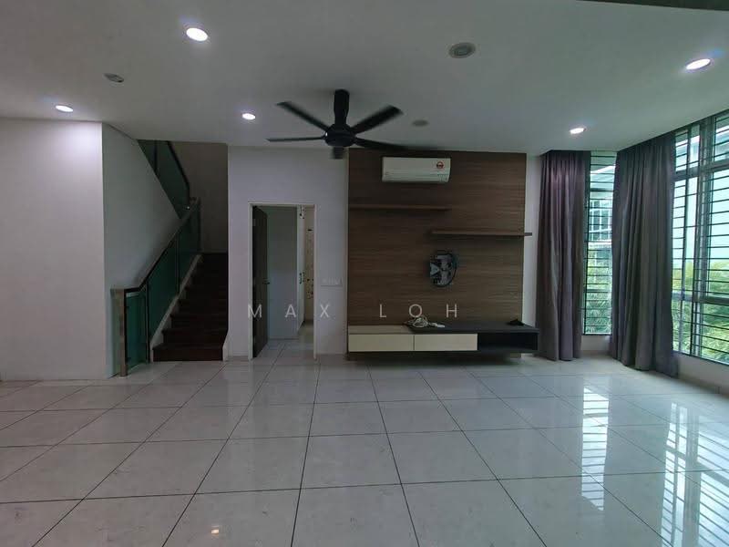 Rumah Bandar untuk Dijual di Taman Sutera Utama (Skudai) - Max Loh - Living Room - PropertyGuru.com.my