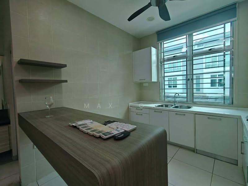 Rumah Bandar untuk Dijual di Taman Sutera Utama (Skudai) - Max Loh - Kitchen - PropertyGuru.com.my