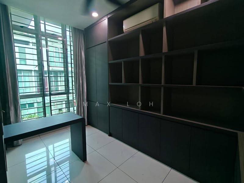 Rumah Bandar untuk Dijual di Taman Sutera Utama (Skudai) - Max Loh - Study - PropertyGuru.com.my