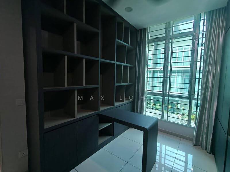 Rumah Bandar untuk Dijual di Taman Sutera Utama (Skudai) - Max Loh - Study - PropertyGuru.com.my