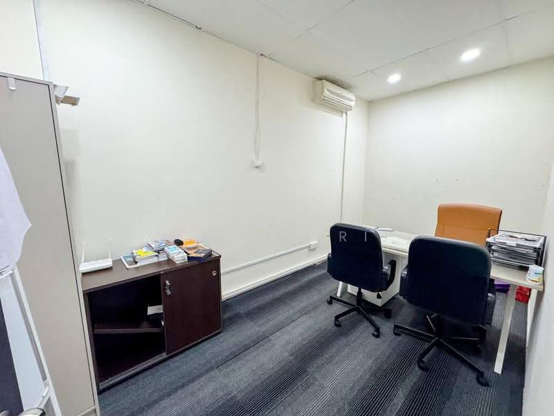 Shop / Office untuk Disewa di Damansara Damai (Selangor) - Hafiz Shariff - Interior - PropertyGuru.com.my