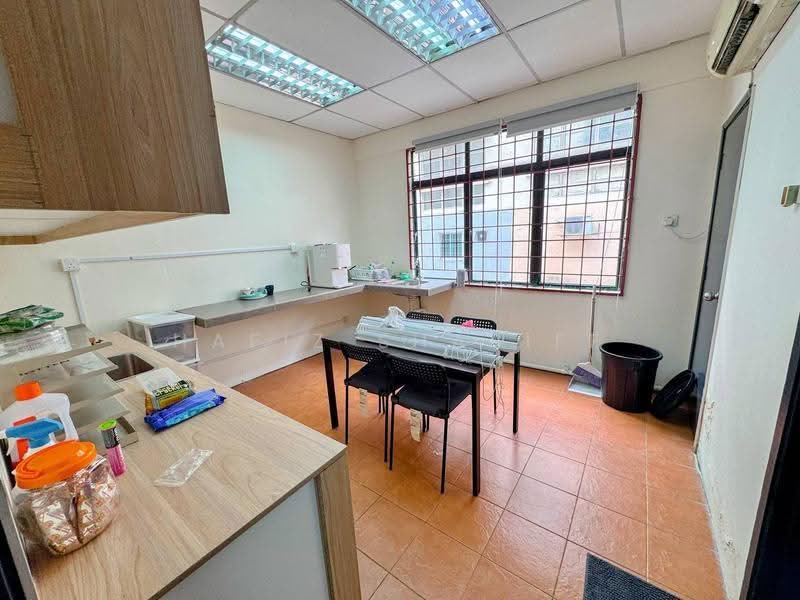 Shop / Office untuk Disewa di Damansara Damai (Selangor) - Hafiz Shariff - Kitchen - PropertyGuru.com.my