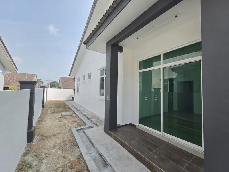 Rumah Berkembar untuk Dijual di Kluang (Johor) - Shanel Tee - Exterior - PropertyGuru.com.my