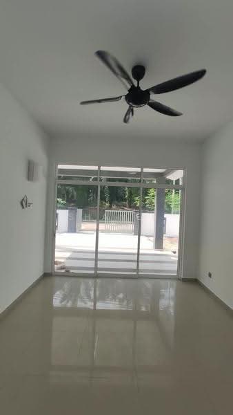 Rumah Berkembar untuk Dijual di Kluang (Johor) - Shanel Tee - Living Room - PropertyGuru.com.my