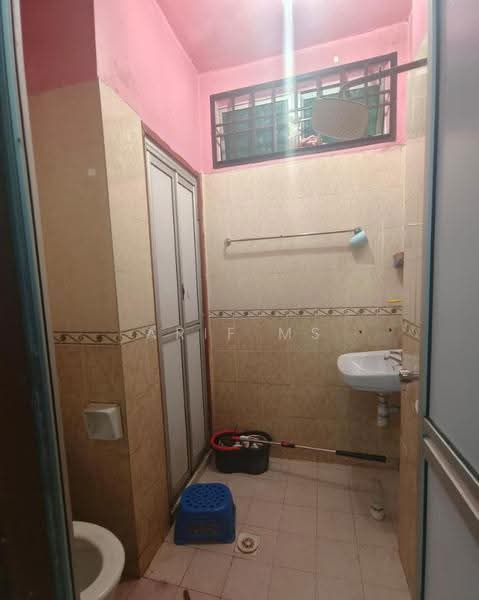 Apartment for Sale at Larkin Indah - Arif MS - Bathroom - PropertyGuru.com.my