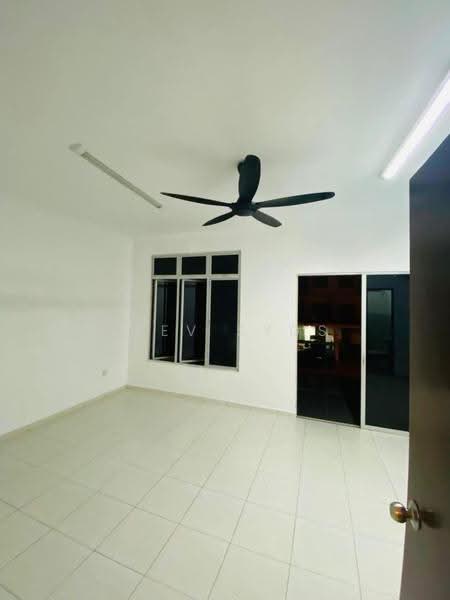 Semi-Detached House for Rent in Taman Kundang Jaya (Rawang) - Jeev Syds - Interior - PropertyGuru.com.my