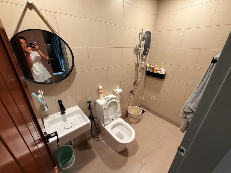 Kediaman Servis untuk Dijual di Fortune Centra - Sean Yong - Bathroom - PropertyGuru.com.my