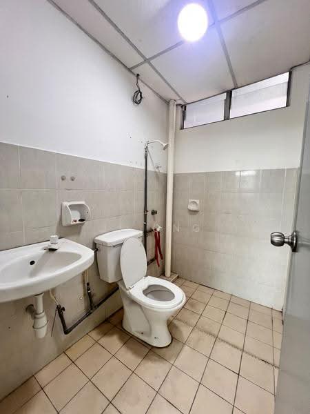 Apartment for Rent at Lake View Suites - JE ONG - Bathroom - PropertyGuru.com.my