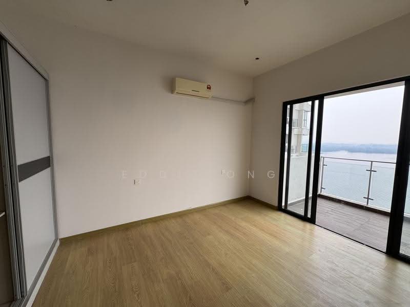 Kondominium untuk Dijual di Lovell @ Country Garden Danga Bay - Eddie Ong - Balcony - PropertyGuru.com.my