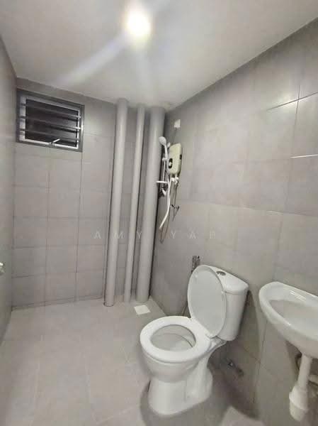 Pangsapuri untuk Disewa di Residensi Enesta - Amy Yap - Bathroom - PropertyGuru.com.my