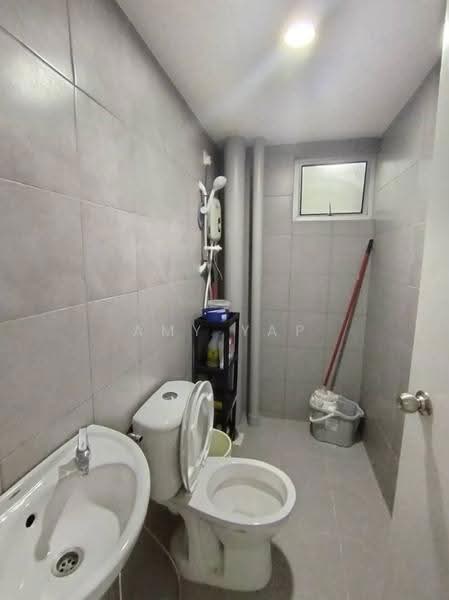 Pangsapuri untuk Disewa di Residensi Enesta - Amy Yap - Bathroom - PropertyGuru.com.my