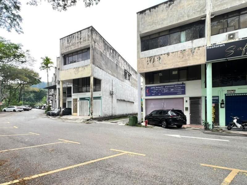 Office for Rent in Taman Bukit Idaman (Selayang) - Keanu Tan - Exterior - PropertyGuru.com.my