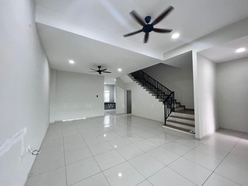 2-storey Terraced House for Sale in Lahat (Perak) - Sum Wai Kin - Living Room - PropertyGuru.com.my