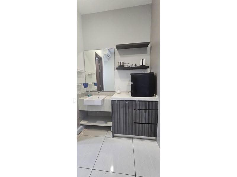 Kondominium untuk Disewa di Queens Residences Q2 @ Queens Waterfront - Derrick . - Bathroom - PropertyGuru.com.my