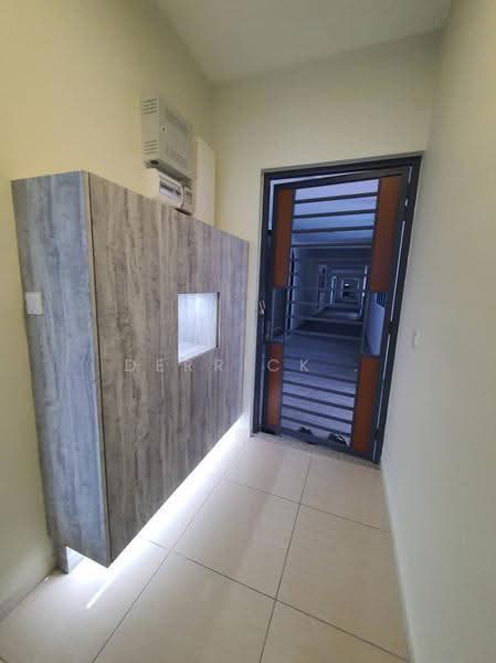 Kondominium untuk Disewa di Queens Residences Q2 @ Queens Waterfront - Derrick . - Entrance - PropertyGuru.com.my
