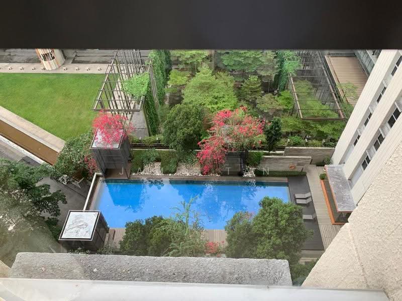 Kediaman Servis untuk Dijual di Serviced Residence @ PJ8 - James Tan - Pool - PropertyGuru.com.my