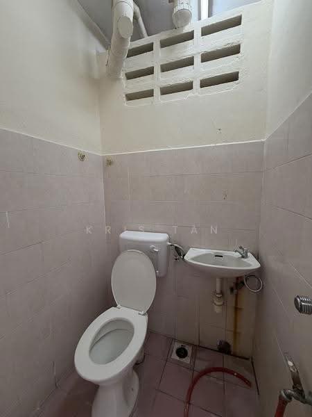 Flat for Rent at Flat Mahkota Cheras (L6 L7 L8 L9) - Kris Tan - Bathroom - PropertyGuru.com.my