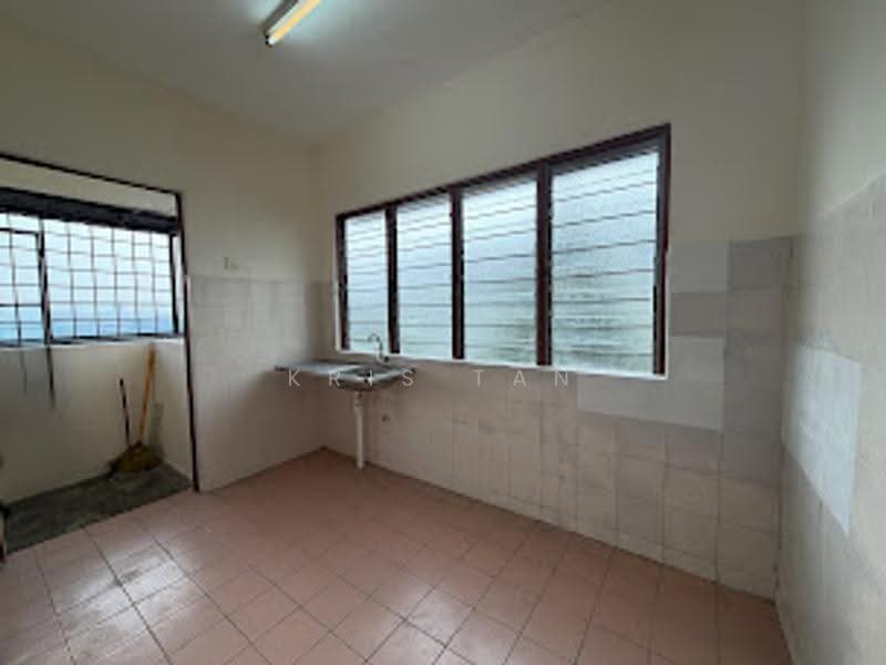 Flat for Rent at Flat Mahkota Cheras (L6 L7 L8 L9) - Kris Tan - Kitchen - PropertyGuru.com.my