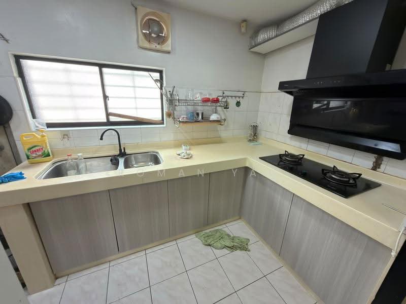 Rumah Teres 2-Tingkat untuk Dijual di Taman Sri Putra Mas (Sungai Buloh) - Roman Yap - Kitchen - PropertyGuru.com.my