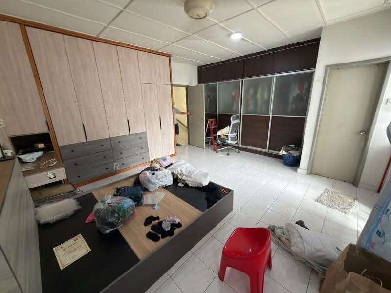 Rumah Teres 2-Tingkat untuk Dijual di Taman Sri Putra Mas (Sungai Buloh) - Roman Yap - Bedroom - PropertyGuru.com.my