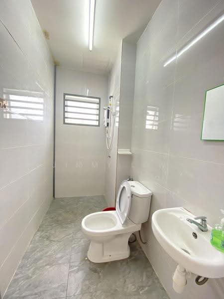 Rumah Teres 2-Tingkat untuk Disewa di Bentong (Pahang) - Jimmy Low - Bathroom - PropertyGuru.com.my