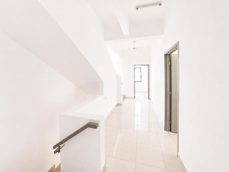 Rumah Kluster untuk Dijual di Skudai (Johor) - Tina Tan - Corridor - PropertyGuru.com.my