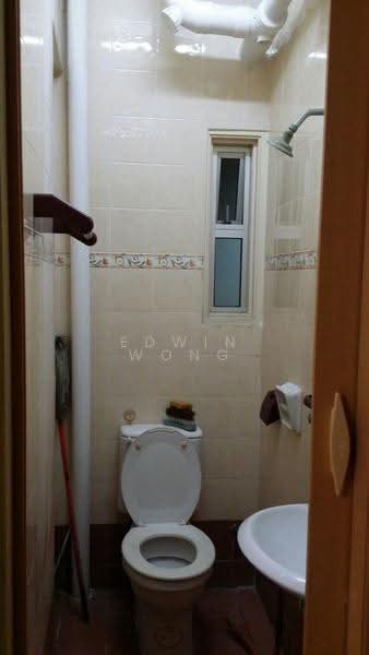 Pangsapuri untuk Dijual di Sri Gotong Apartment - Edwin Wong - Bathroom - PropertyGuru.com.my
