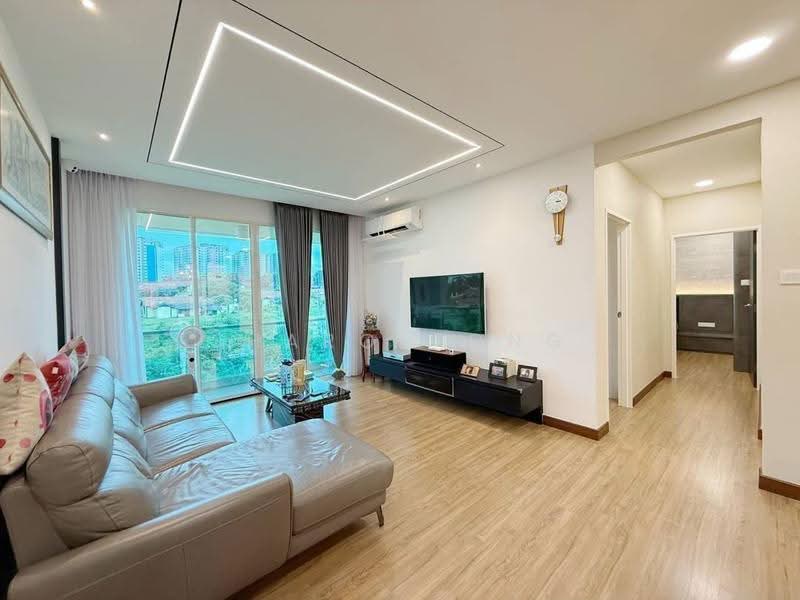 Pangsapuri untuk Dijual di Larkin Residence Phase 2 - Sharon Ong - Living Room - PropertyGuru.com.my