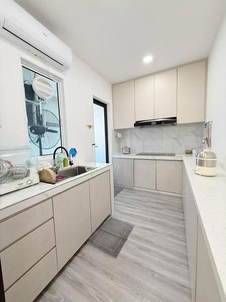 Pangsapuri untuk Dijual di Larkin Residence Phase 2 - Sharon Ong - Kitchen - PropertyGuru.com.my