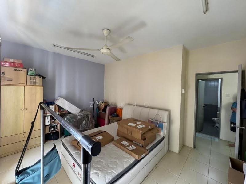 Kondominium untuk Dijual di Platinum Lake PV 12 - ZX KHO - Bedroom - PropertyGuru.com.my