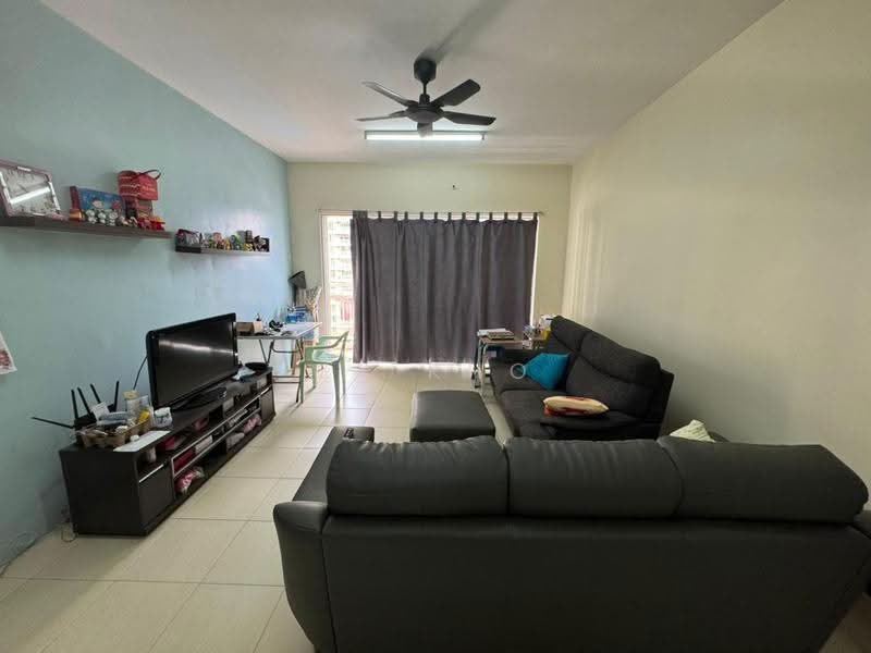 Kondominium untuk Dijual di Platinum Lake PV 12 - ZX KHO - Living Room - PropertyGuru.com.my
