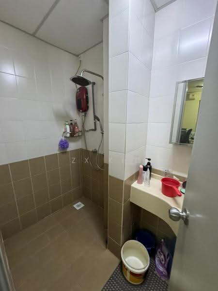 Kondominium untuk Dijual di Platinum Lake PV 12 - ZX KHO - Bathroom - PropertyGuru.com.my