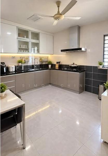 Rumah Teres 2.5-Tingkat untuk Dijual di Taman Bukit Serdang (Seri Kembangan) - Simon Chin - Kitchen - PropertyGuru.com.my