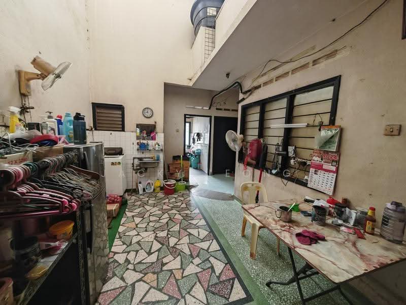 1-storey Terraced House for Sale in Seksyen 19 (Petaling Jaya) - Jacky Leong - Kitchen - PropertyGuru.com.my