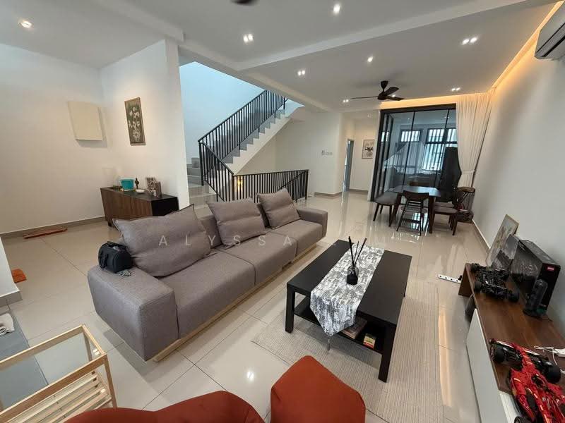 Rumah Teres 2-Tingkat untuk Disewa di Taman Molek (Johor Bahru) - Alyssa Lim - PropertyGuru.com.my