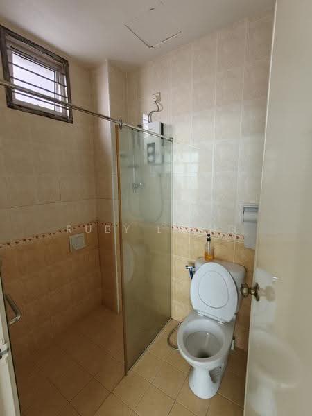 Pangsapuri untuk Disewa di Perling Apartment - Ruby Liang - Bathroom - PropertyGuru.com.my