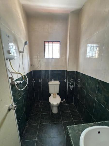 Bungalow House untuk Disewa di Titiwangsa (Kuala Lumpur) - Camie Hoo - Bathroom - PropertyGuru.com.my