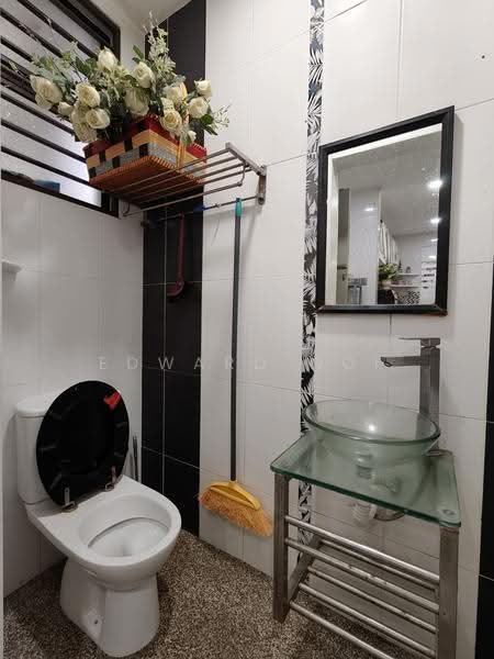 Semi-Detached House for Sale in Kemensah Heights (Ulu Kelang) - Edward Ooi - Bathroom - PropertyGuru.com.my
