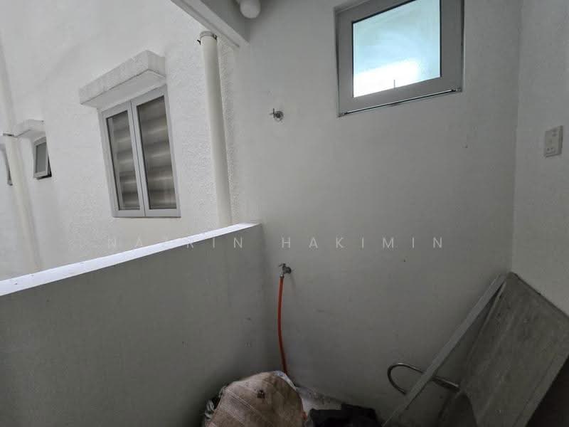 Pangsapuri untuk Dijual di Perdana Park @ Rawang - Nazrin Hakimin - Balcony - PropertyGuru.com.my