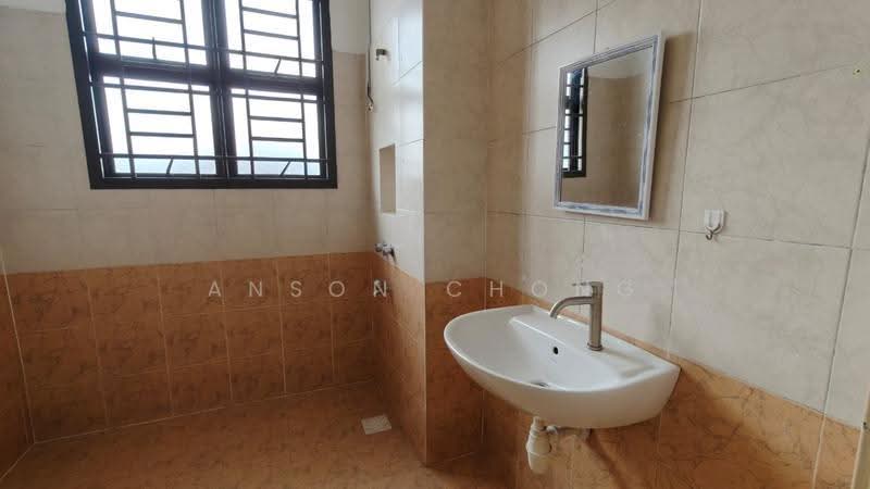 Cluster House for Sale in Taman Mount Austin (Tebrau) - Anson Chong - Bathroom - PropertyGuru.com.my
