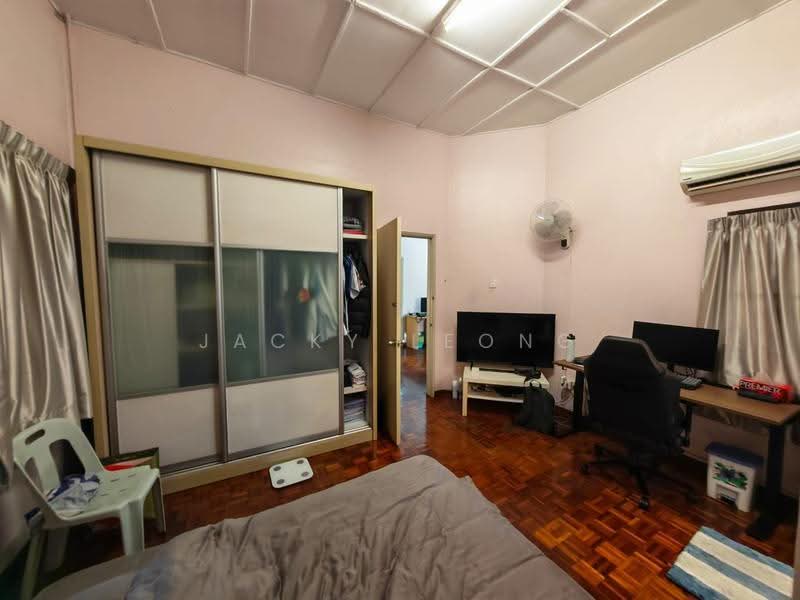 Rumah Teres 2-Tingkat untuk Dijual di SS25 (Petaling Jaya) - Jacky Leong - Bedroom - PropertyGuru.com.my