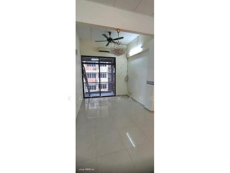 Pangsapuri untuk Dijual di Taman Tampin Apartment - Kaze Kang - Balcony - PropertyGuru.com.my