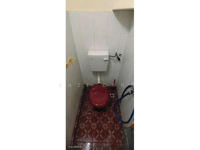 Pangsapuri untuk Dijual di Taman Tampin Apartment - Kaze Kang - Bathroom - PropertyGuru.com.my