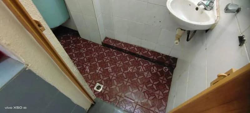 Pangsapuri untuk Dijual di Taman Tampin Apartment - Kaze Kang - Bathroom - PropertyGuru.com.my