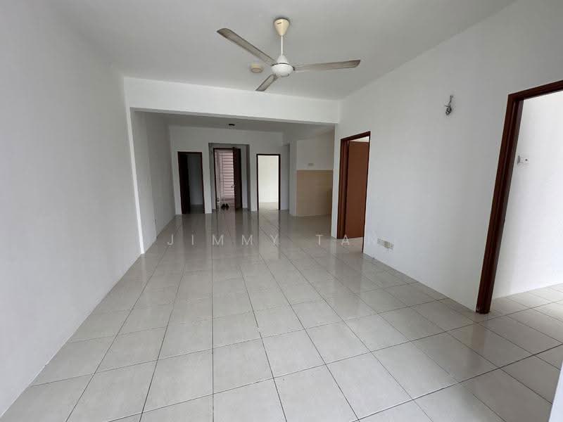 Pangsapuri untuk Dijual di Green Suria @ Bandar Tun Hussein Onn - Jimmy Tan - Living Room - PropertyGuru.com.my